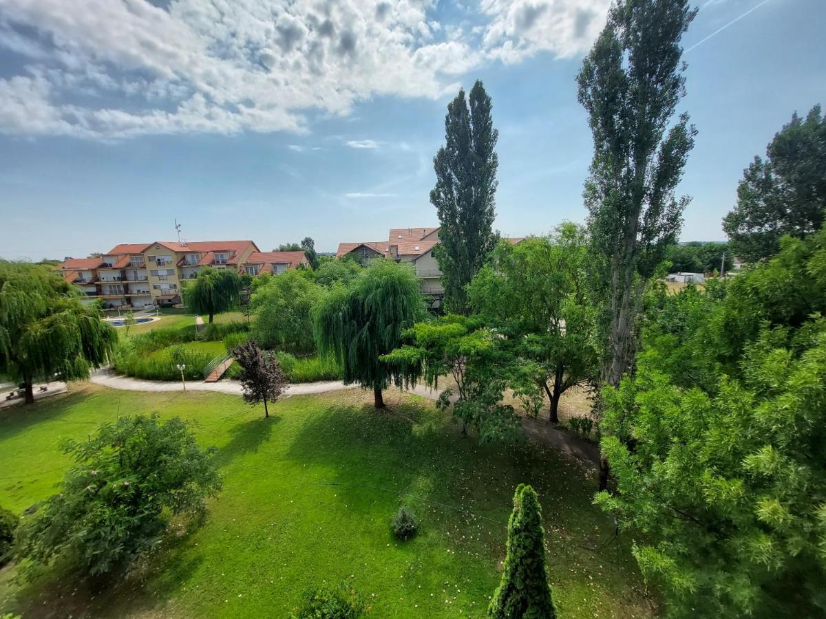 Cserke Napfeny Apartman Cserkeszőlő Exterior foto